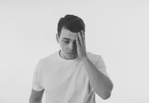 stuffy or uncomfortable air